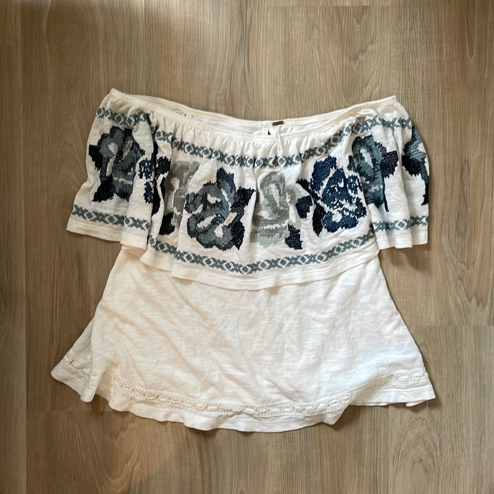 FREE PEOPLE over the shoulder embroidery blouse